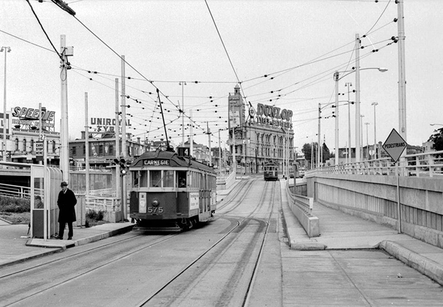 New tram route and flyovers at St Kilda Junction
